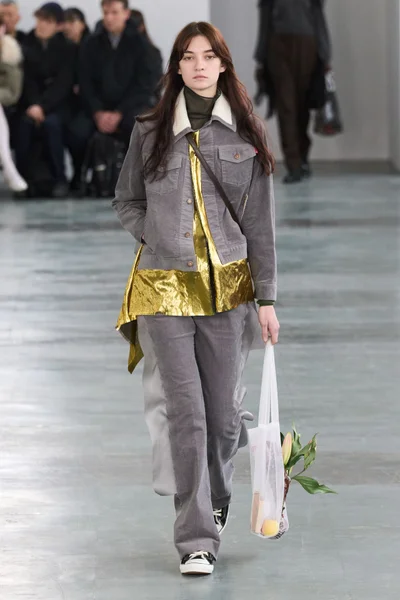 Look 13